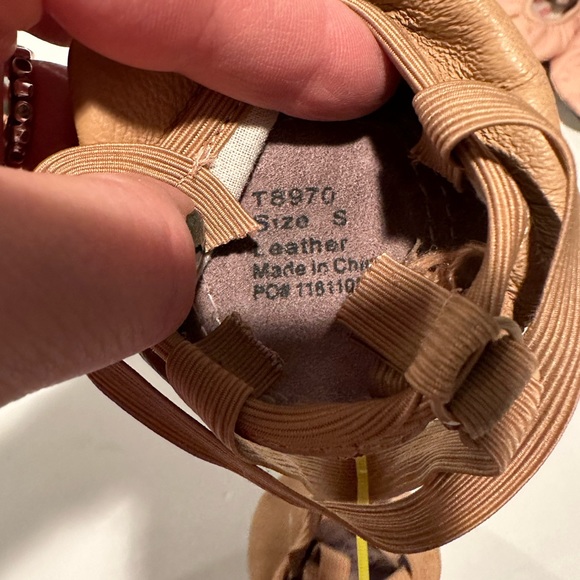 Dance Bundle Theatricals Tights, Pirouettes & Ballet Show S/M - Picture 3 of 5